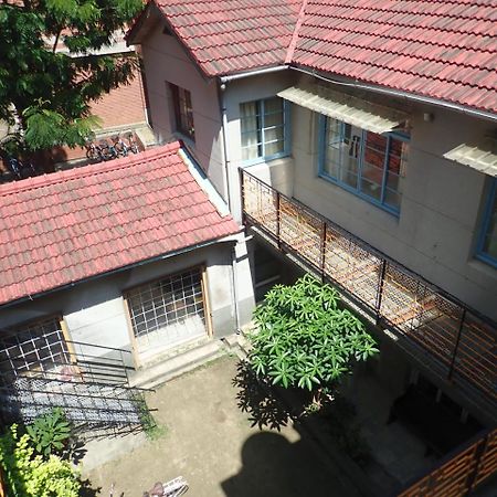 City Hut 1828 Tainan Exterior photo
