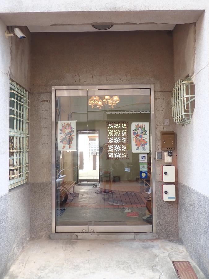 City Hut 1828 Tainan Exterior photo